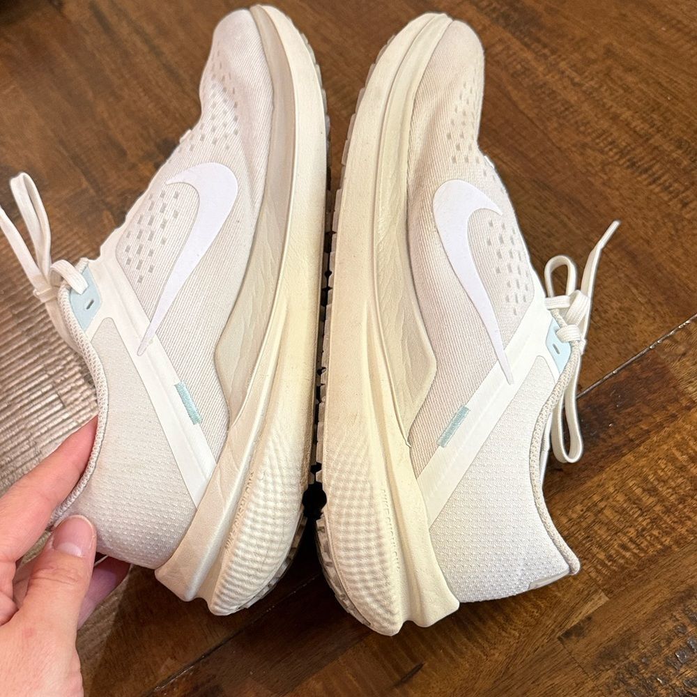 Nike Women's Air Winflo 10 Running Shoes Phantom White Ivory Jade Size 10 - Picture 8 of 11